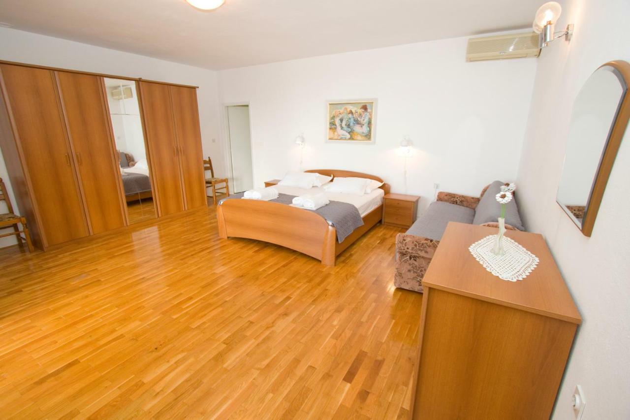 Apartment Glavina With Private Pool Макарска Экстерьер фото